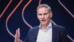 Volkswagen-Chef Oliver Blume hat sich nach der gescheiterten Abstimmung über den Sparplan zu ...