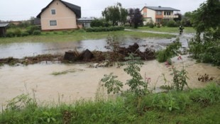 Ganze Grundstücke standen in Unterkärnten tagelange unter Wasser. Bis heute dauert die Sanierung ...