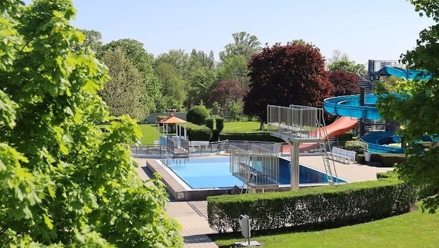 Dramatischer Einsatz im Aqua Splash in Traiskirchen am Donnerstagnachmiitag.