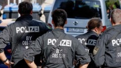 Polizisten am Tatort in Schongau in Oberbayern
