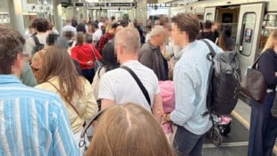 Noch voller als sonst: Die U4 wird bis Anfang August zweigeteilt geführt. Die Reisezeit ...