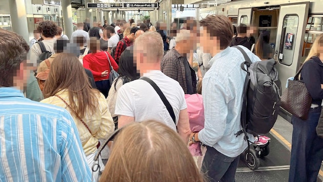 Noch voller als sonst: Die U4 wird bis Anfang August zweigeteilt geführt. Die Reisezeit ...