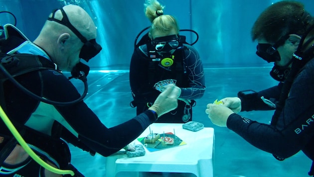 Beim spielen unter Wasser gelten die selben Regeln.