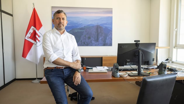 Das neue Regierungsmitglied Markus Klien (FPÖ) ist seit Donnerstag für die Ressorts Sicherheit, ...
