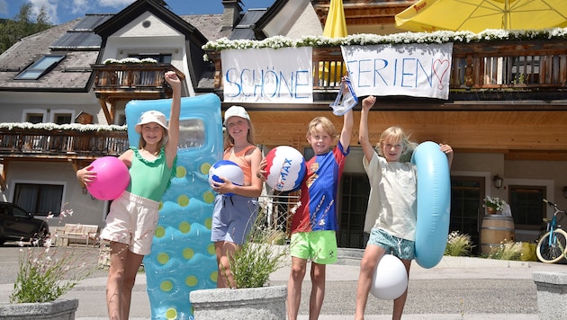 In St. Michael freuen sich Emilia, Emma, Jakob und Paul auf ihre wohlverdienten Ferien