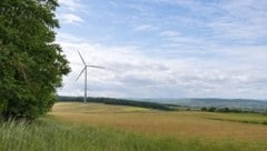 Visualisierung des Projekts vom Blickwinkel des Waldes. Im Ort selbst wären die Windräder nur ...