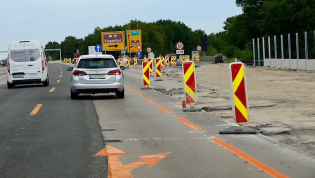 Auf der A9 zwischen Webling und Schwarzlsee sind in den Ferien immer drei Spuren befahrbar.