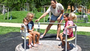 Silvie Demiri zählte mit ihren vier Kids zu den ersten Besuchern des neuen Volksgartens. 