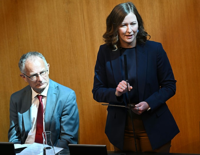 Familienministerin Claudia Bauer (ÖVP) bedauerte die Einsparungen in ihrem Bereich.