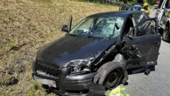 Das Auto wurde schwer beschädigt.