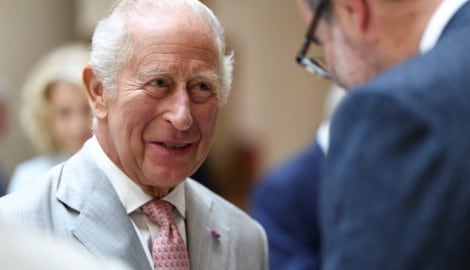 König Charles und seine Frau, Königin Camilla, haben Charles‘ Sohn, Prinz Harry, dessen Frau ...