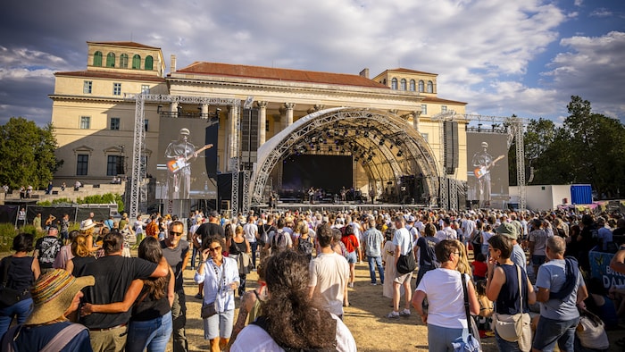 Bei allerbestem Sommerwetter ging die vierte Auflage des „Butterfly Dance“ vor dem Schloss ...