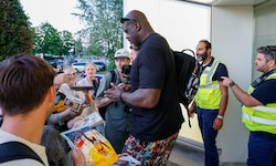 Der Superstar gab sich in Salzburg ganz besonders Fan-nah.