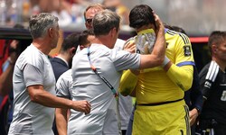 Thibaut Courtois muss unter Tränen das Feld verlassen.