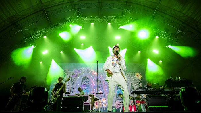 Italo-Chic mit Rap, Big-Band-Feeling und einer kräftigen Portion gute Laune verströmte Jovanotti ...