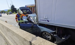 Das Auto wurde beim Unfall zum Totalschaden.