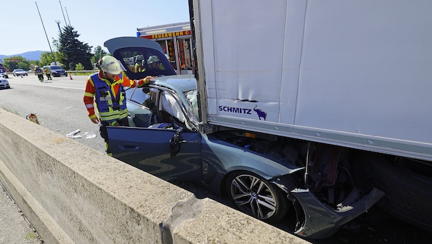 Das Auto wurde beim Unfall zum Totalschaden.