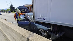 Das Auto wurde beim Unfall zum Totalschaden.
