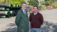 Alexander Kottulinsky (links) und Peter MIksch vor den Bohrröhren, die längst im Einsatz sein ...