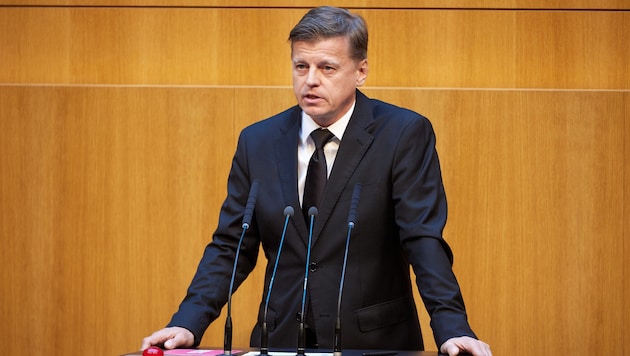 „Wien zahlt mehr als Finnland“: Veit Dengler ärgert Parteigeld.