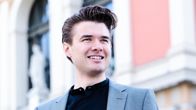 Tobias Grabher führte mit Feingefühl und großer musikalischer Präsenz durch Mozarts „Così fan ...