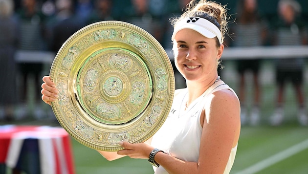 Linda Nosková wins the Wimbledon title.