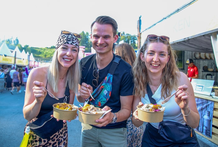 Isi, Michi und Irina gönnten sich eine Tofu-Bowl.