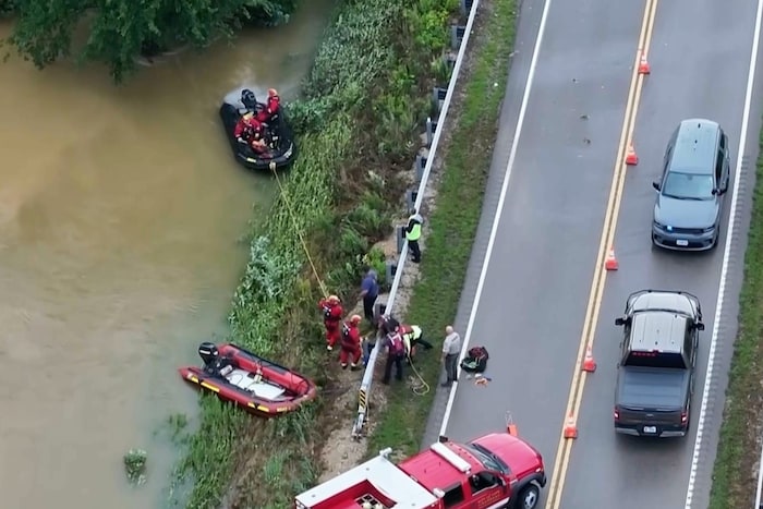 Schlauchboote kommen bei den Rettungsaktionen in Missouri zum Einsatz.