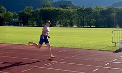 Patrick Pesti lief Samstag bei den Landesmeisterschaften über 400 Meter zum Sieg.