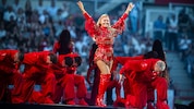 Atemloses Staunen bei den Fans im Stadion: Helene Fischer setzte einmal mehr die natürlichen ...