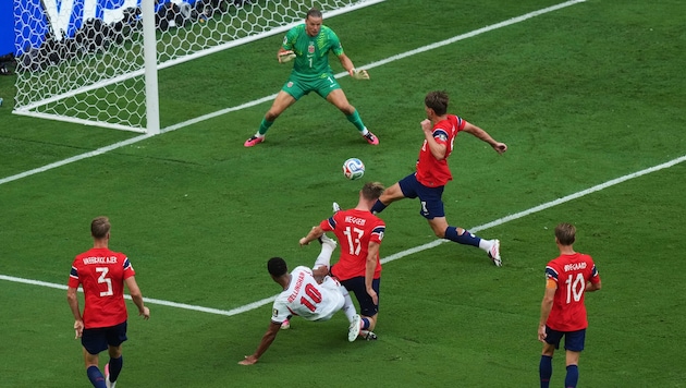 Jude Bellingham trifft zum 1:1 – zuvor hätte der VAR eingreifen müssen ...