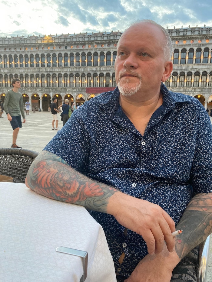 Fritz Radlspäck in Venedig. Er reist gerne und hat schon viel von der Welt gesehen. Auch jedes ...
