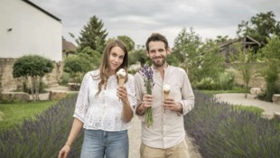 Lavendeleis, Lavendel-Sekt – Die Eröffnung des Besuchergartens bei Stefan Zwickl  in ...