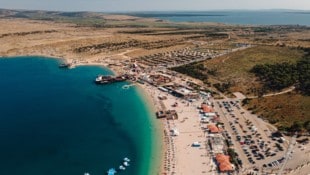 Der Zrce Beach erwartet ab 18. Juli wieder Tausende österreichische Feierbegeisterte.