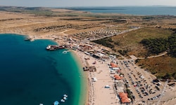 Der Zrce Beach erwartet ab 18. Juli wieder Tausende österreichische Feierbegeisterte.