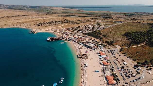 Der Zrce Beach erwartet ab 18. Juli wieder Tausende österreichische Feierbegeisterte.