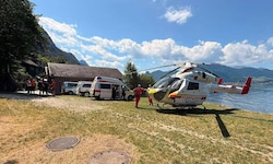 Die Rettung brachte den Verletzten ins Spital.
