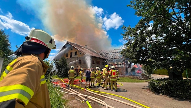 Das Gebäude wurde zu großen Teil ein Raub der Flammen.