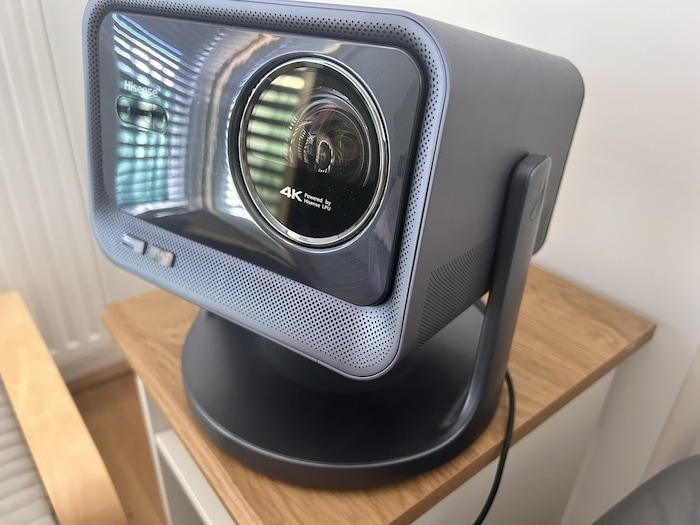Hisense C2 Pro für rund 2300 Euro