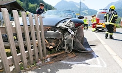Warum der Porsche-Fahrer die Kontrolle über sein Auto verlor, ist nicht bekannt.
