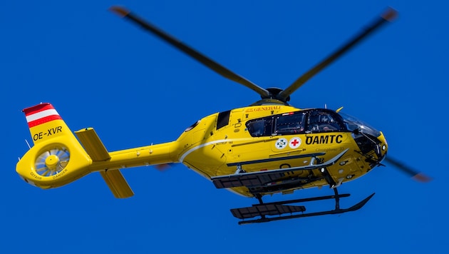 Die Verletzte wurde mittels Tau geborgen und ins Spital geflogen.