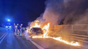 Die Insassen konnten den Wagen rechtzeitig verlassen.