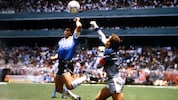 Mit der Hand traf Maradona 1986 zum 1:0.