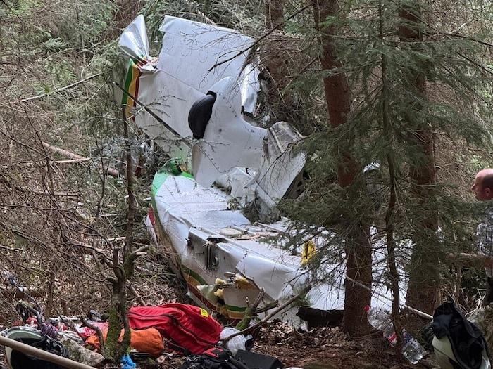 Das Flugzeugwrack wurde mittlerweile geborgen.