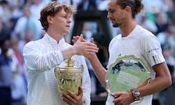 Jannik Sinner (li.) gewann in Wimbledon im Finale gegen Sascha Zverev.