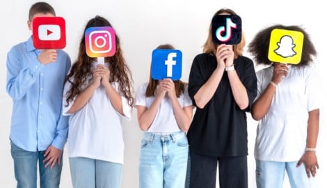 Snapchat, TikTok und Co.: Für unter 14-Jährige soll ab 2027 damit Schluss sein.