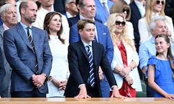 Ganz schön cool, der künftige Thronfolger! Diese Pose von Prinz George geht im Netz gerade ...