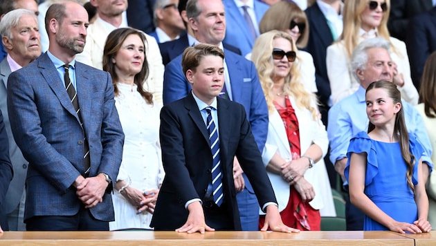 Ganz schön cool, der künftige Thronfolger! Diese Pose von Prinz George geht im Netz gerade ...