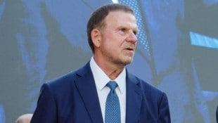 Milliardär und Trump-Vertrauter Tilman Fertitta schippert gerne mit seiner Mega-Jacht durchs ...