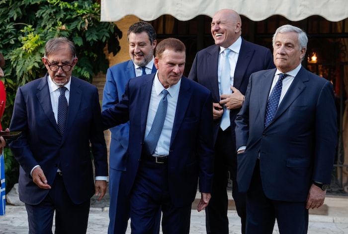 Der US-Botschafter mit Italiens Spitzenpolitikern bei der Feier zum US-Unabhängigkeitstag in ...